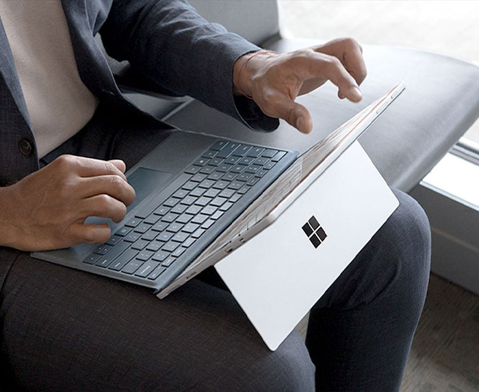 نقد و بررسی لپ‌تاپ مایکروسافت سرفیس پرو ۴